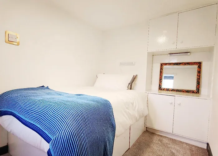 Viridian At 4 Apartment